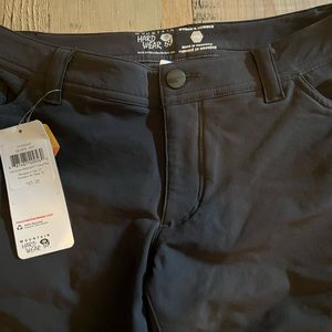 Women’s Size 4 Mountain Hardwear Casual Hiking Pant